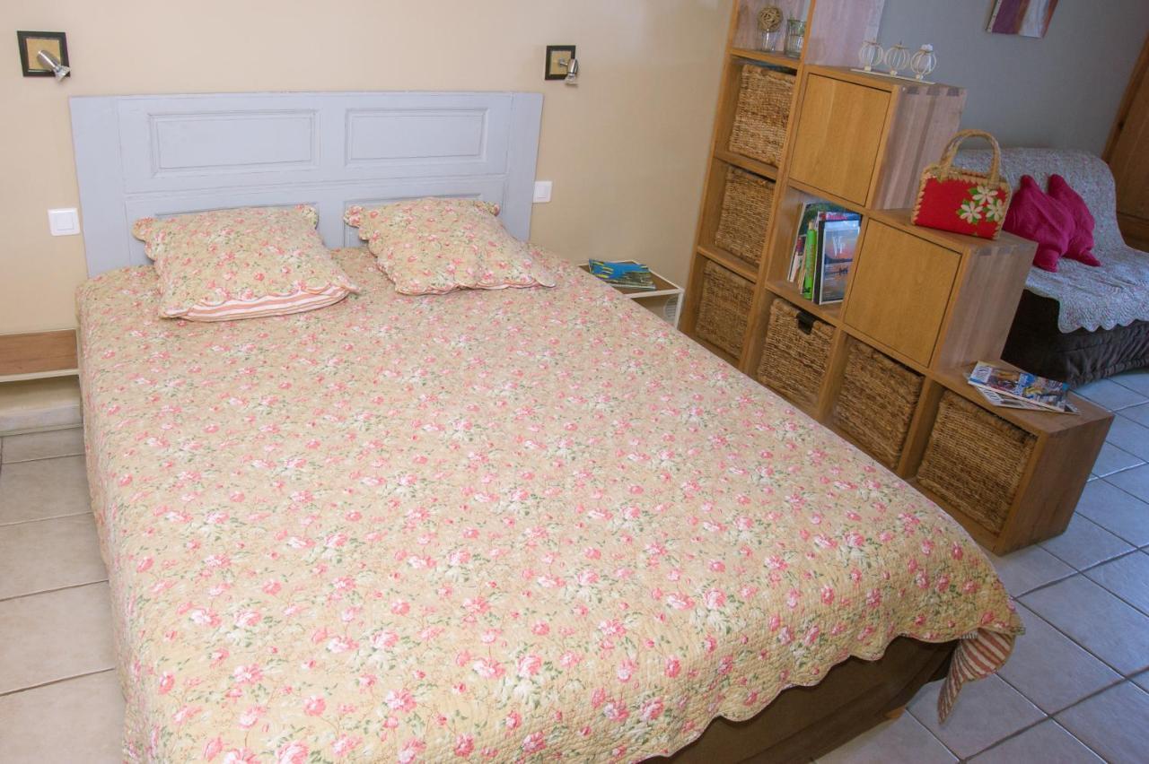 Bed And Breakfast La Maison De Nathalie Les Mayons Esterno foto