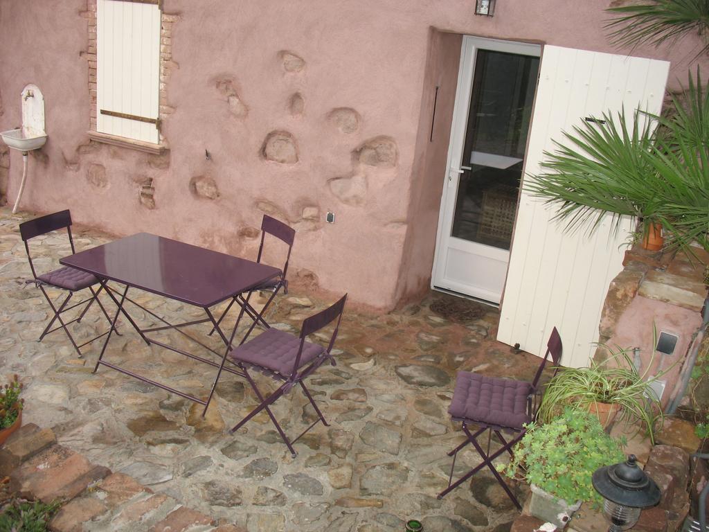 Bed And Breakfast La Maison De Nathalie Les Mayons Camera foto