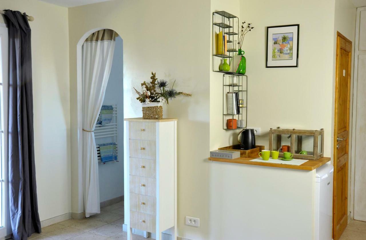 Bed And Breakfast La Maison De Nathalie Les Mayons Esterno foto